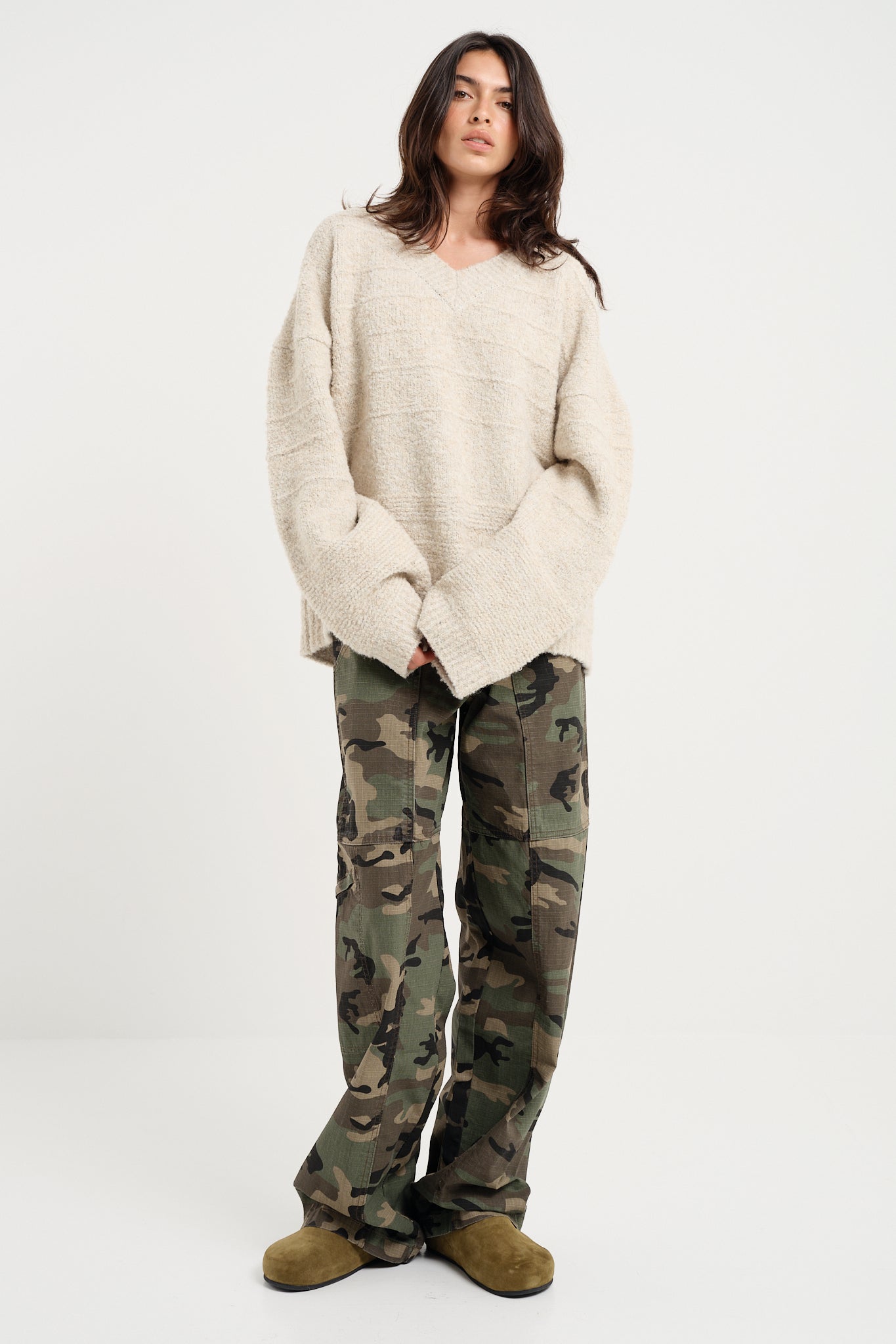 Oversized V-Neck Knit Cream