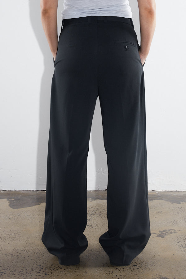 Strike a pose in our stunning ASHIMA PANT - a tailored wide-leg wonder made  right here in Melbourne. Make it yours inst… | Melbourne fashion, Strike a  pose, Fashion